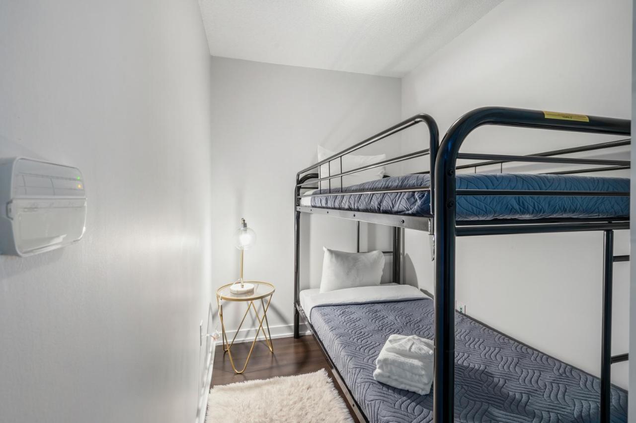 Family Oriented Downtown Toronto 2Bdrm Condo With Parking & Office Space Esterno foto