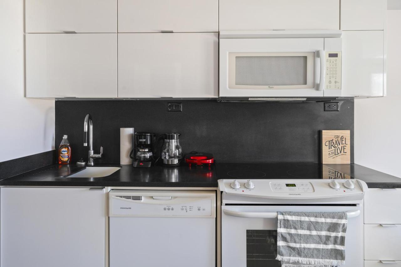 Family Oriented Downtown Toronto 2Bdrm Condo With Parking & Office Space Esterno foto
