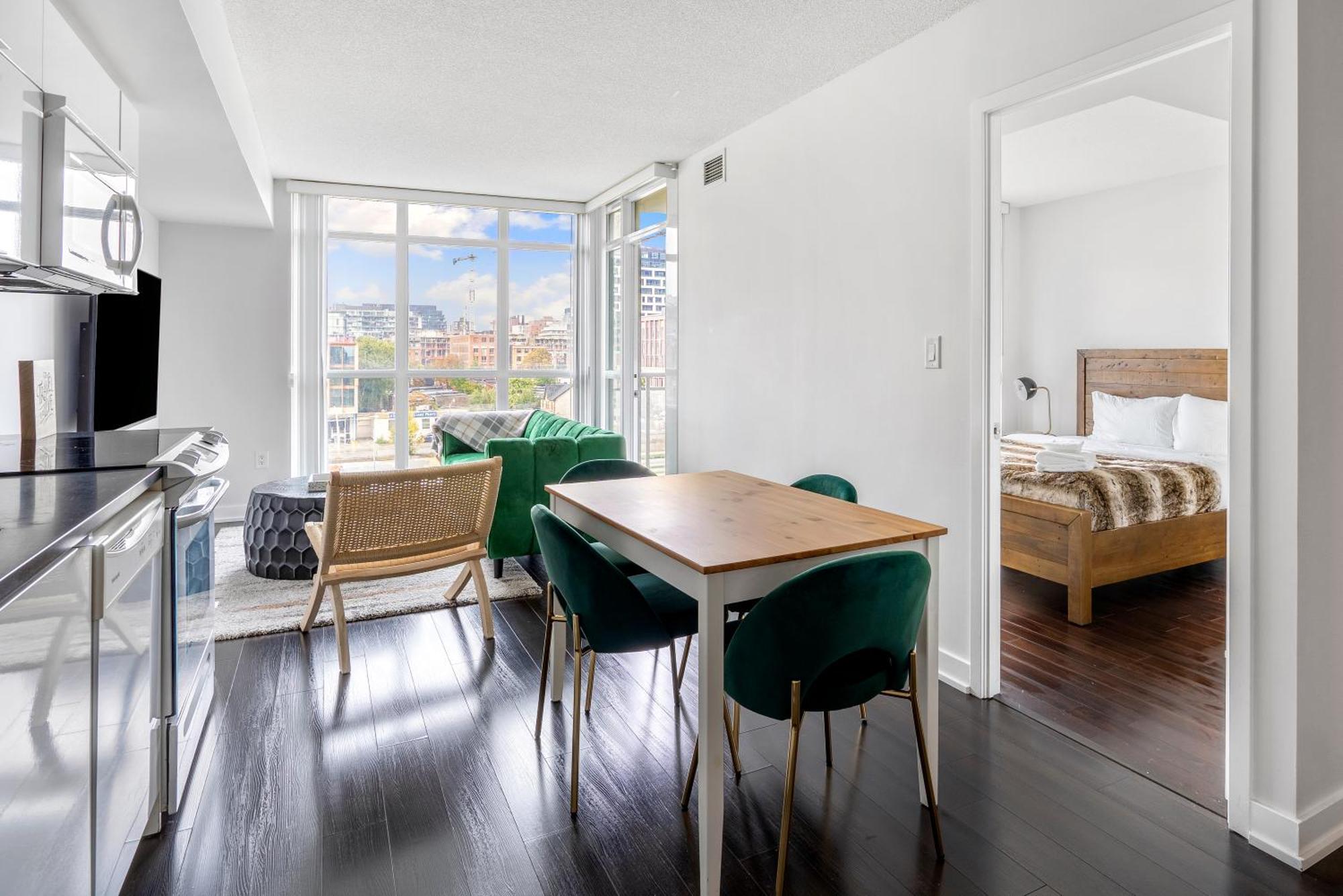 Family Oriented Downtown Toronto 2Bdrm Condo With Parking & Office Space Esterno foto